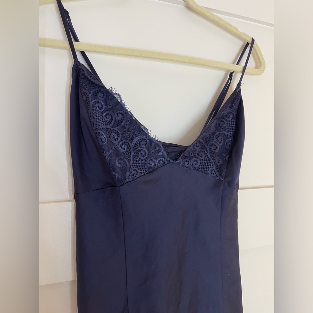 Guess silk spaghetti strap shirt - Picture 2 of 5